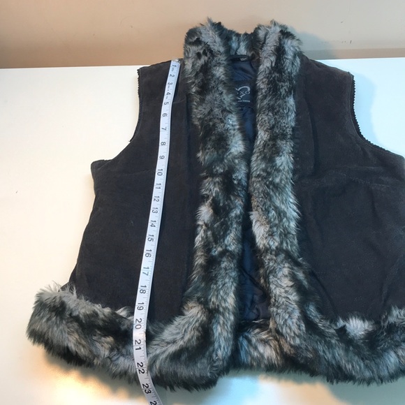 XOXO Leather, Suede & Faux Fur Vest Size Large - Picture 8 of 8